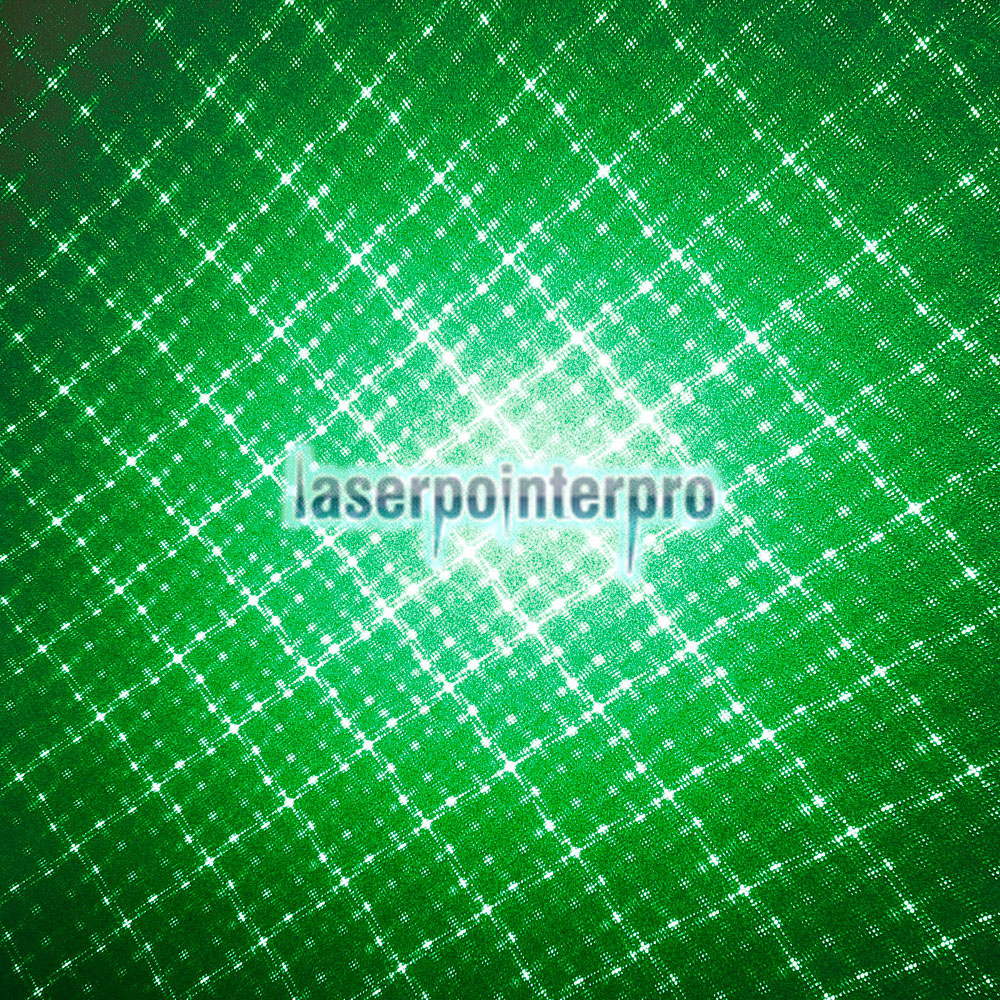 RL853 100mW 532nm Kaleidoskopischer grüner Laserpointer mit Schwanz-Knopf Silbergrau