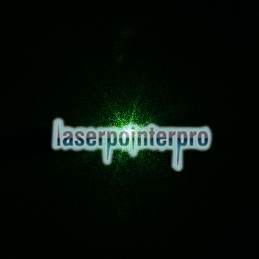 200mW Einzelpunktmuster grüner Laserpointer mit 16340 Akku schwarz